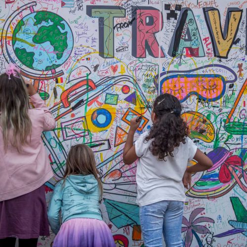 Les feux de Laeken drawings for children on a wall