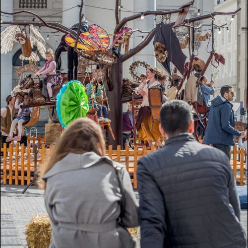 I shop on first sundays manège pour enfants