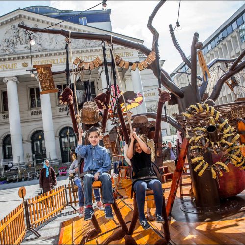 I shop on first sundays manège pour enfants