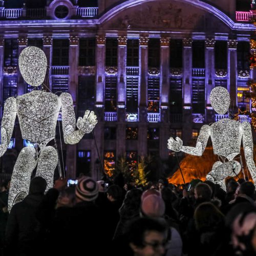 Plaisirs d'hiver mannequins géants lumineux